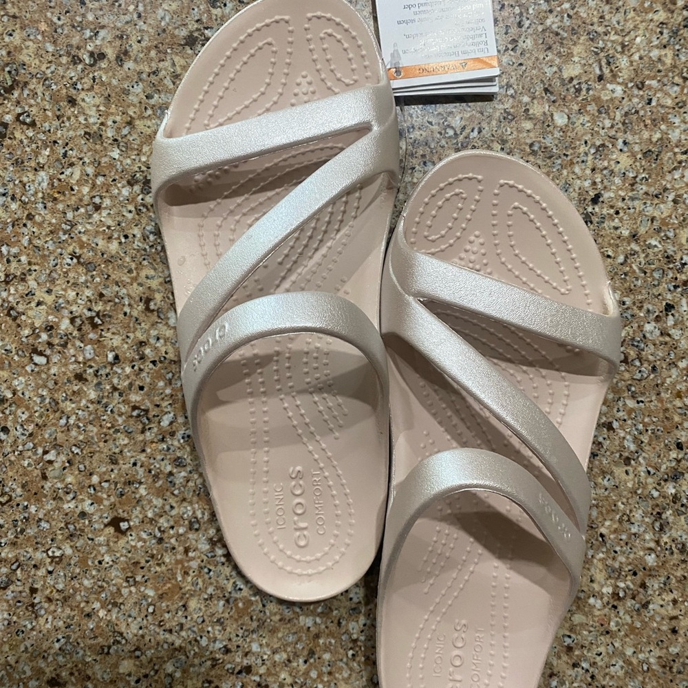 Crocs Kadee II Light Shimmer Pink Sandal Size 6